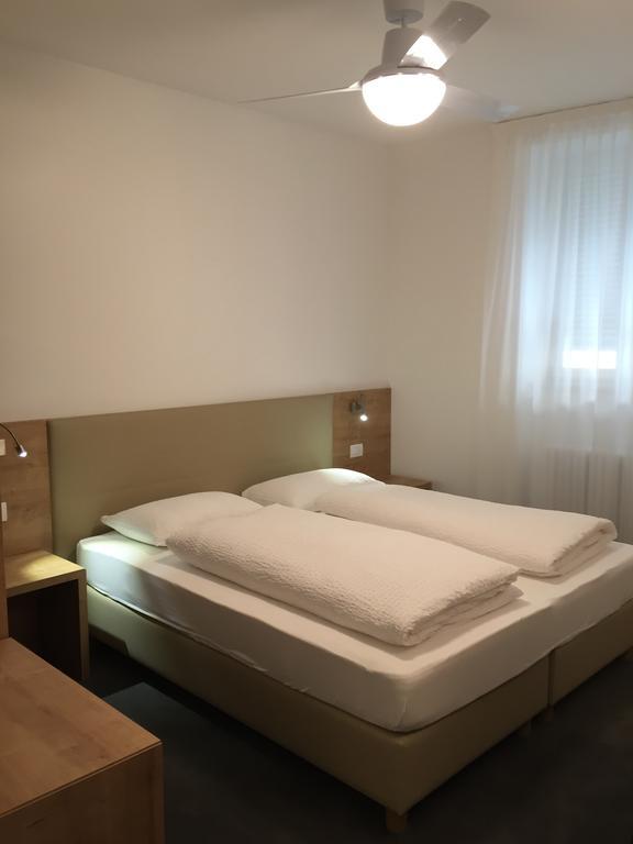 R&B La Calzoleria Hotell Mori Rum bild