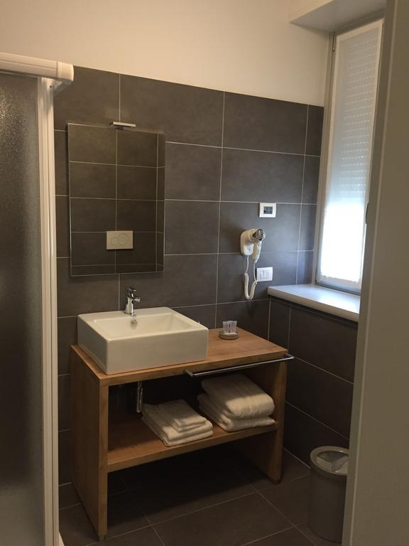 R&B La Calzoleria Hotell Mori Rum bild